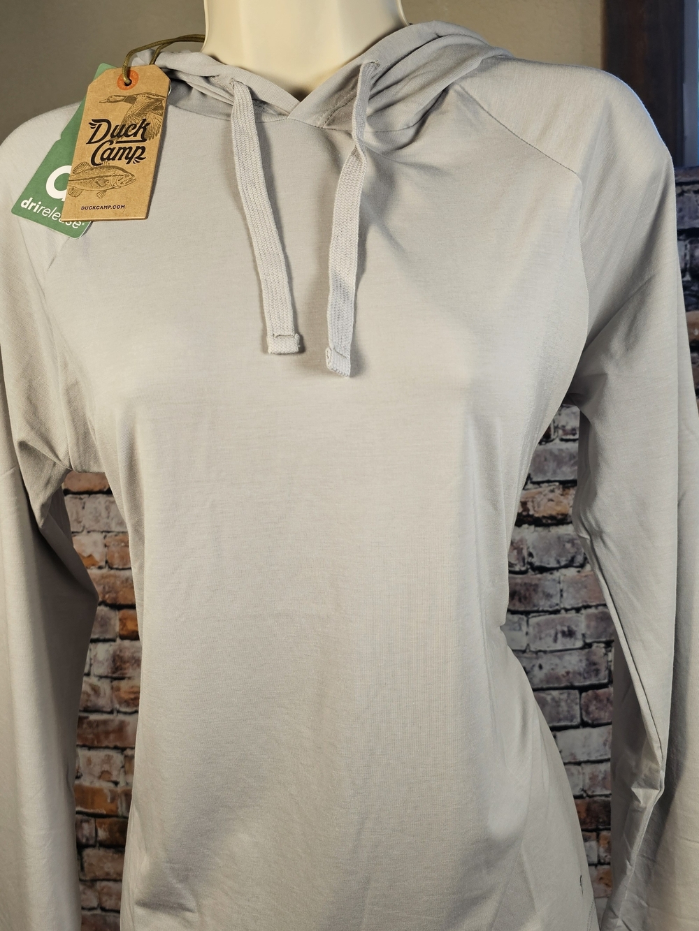 Duck Camp Women's LW Performance Hoodie Medium NWT Highrise Sun Shirt UPF